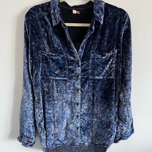 Anthropologie Pilcro Relaxed Floral Print Blue motif Velvet Buttondown, size M - Picture 2 of 6